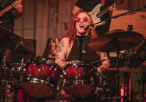 Lorena Martins homenageia Rita Lee em show no Centro Cultural SESI Casa Branca