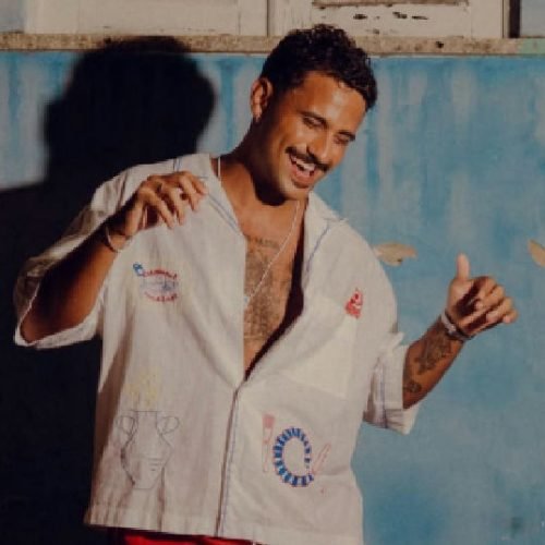Lucas Pizane assume comando vocal da banda Duas Medidas