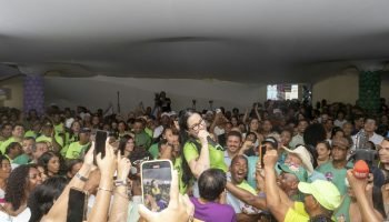 Ludmilla Fiscina oficializa candidatura à reeleição em Alagoinhas