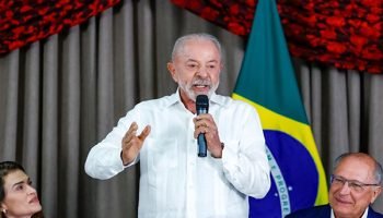 Lula busca diálogo com evangélicos em carta sobre bets e jornada 6x1