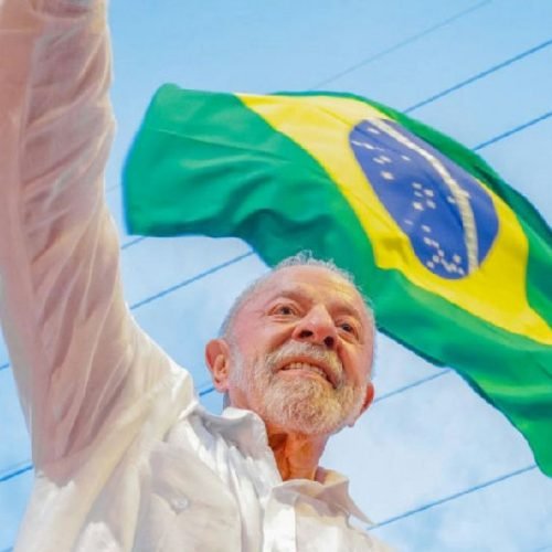 Lula cancela entrevista após ficar afônico devido a forte maratona de agendas