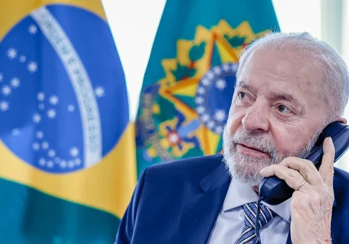 Lula e Fachin discutiram crise na Polícia Federal antes de decisão do STF