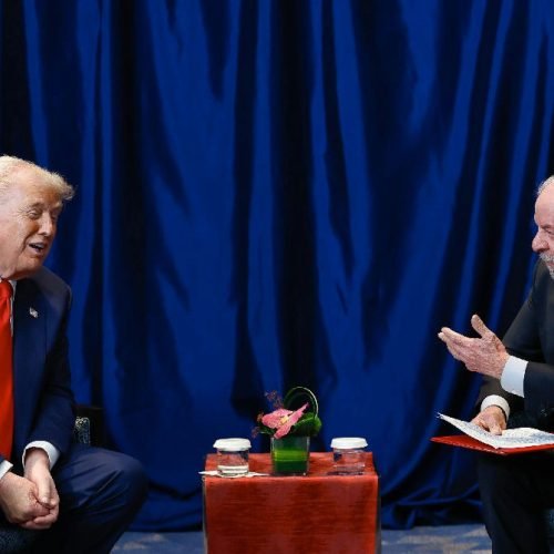 Lula e Trump discutem tarifas e cooperação global em telefonema de longa duração