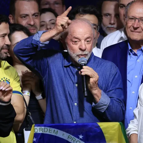 Lula ganha em 413 cidades baianas e abre margem de quase 3,9 milhões de votos contra Flávio Bolsonaro