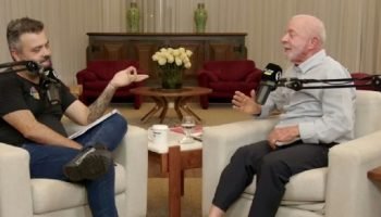 Lula ironiza teorias da conspiração sobre sua identidade em entrevista ao Flow