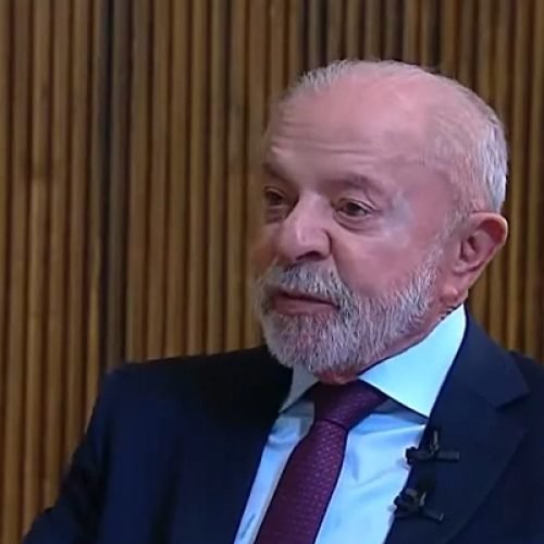 Lula reforça pautas voltadas ao eleitorado feminino em comício em Curitiba