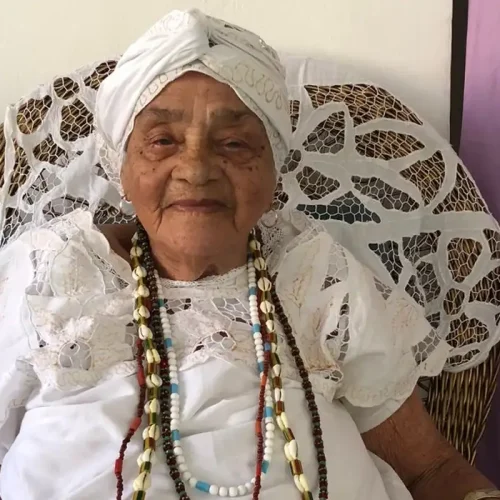 Luto no candomblé com o falecimento aos 104 anos de Mãe Senhora de Ewá