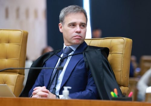 Mendonça recusa abertura total de celular de Vorcaro antes de julgamento no STF