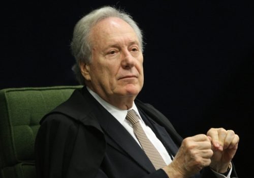 Mensagens revelam orientação de Vorcaro para criar demandas a filho de Lewandowski