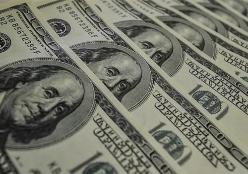 Mercado financeiro reage com retração de dólar e juros após volatilidade