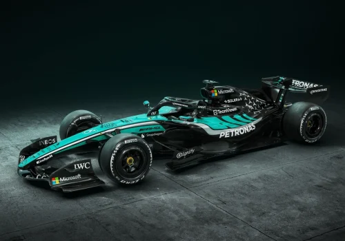 Mercedes revela pintura especial com detalhes em verde para o GP da Malásia