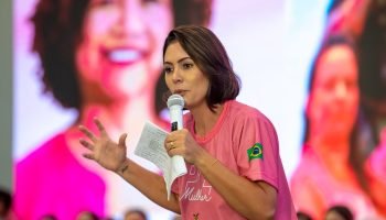 Michelle Bolsonaro planeja retomar liderança do PL Mulher após eleições