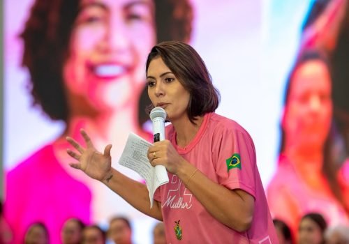 Michelle Bolsonaro planeja retomar liderança do PL Mulher após eleições