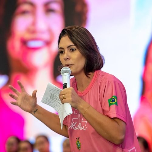 Michelle Bolsonaro planeja retomar liderança do PL Mulher após eleições