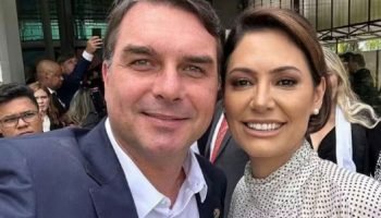 Michelle Bolsonaro pode ser a nova vice de Flávio Bolsonaro, segundo colunista