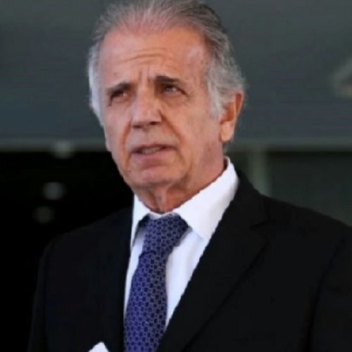 Ministro da Defesa José Múcio tem celular clonado por criminosos