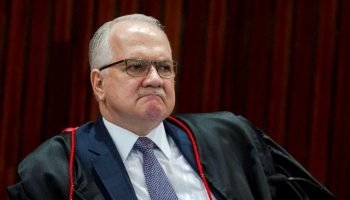 Ministro Edson Fachin repreende desembargador durante sessão do CNJ