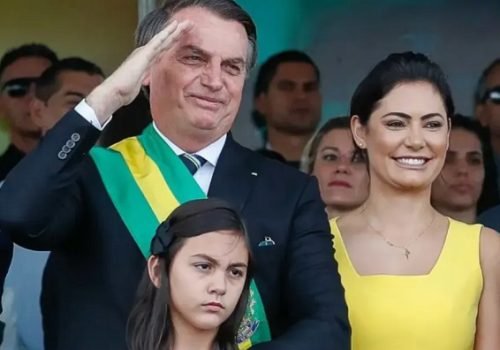 Moraes libera presença de dez convidados na festa da filha de Bolsonaro
