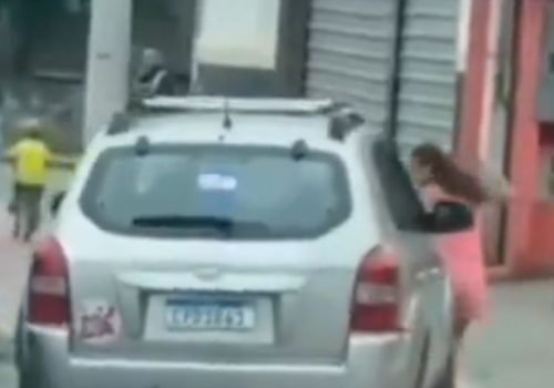 Motorista é preso em Ilhabela após atropelar duas crianças em ato político de Flávio