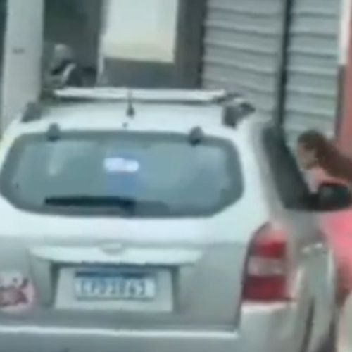 Motorista é preso em Ilhabela após atropelar duas crianças em ato político de Flávio