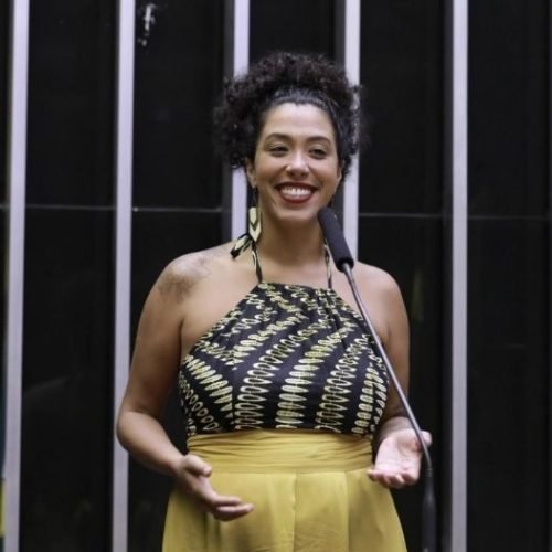 Operação policial prende assessor e PM suspeitos de integrar rede de escravidão sexual