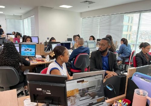 Oportunidade para jovens baianos: programa 'Sombra por um Dia' abre portas no mercado de trabalho