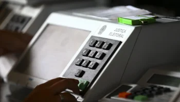 Pessoas LGBT+ concentram 2,35% das candidaturas nas eleições de 2026 com foco no Legislativo