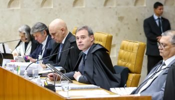 Plenário do STF decidirá sobre mensagens trocadas entre Daniel Vorcaro e Alexandre de Moraes