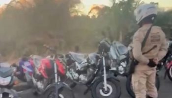 PM retira 14 motos de circulação após flagrar evento clandestino de grau em Salvador