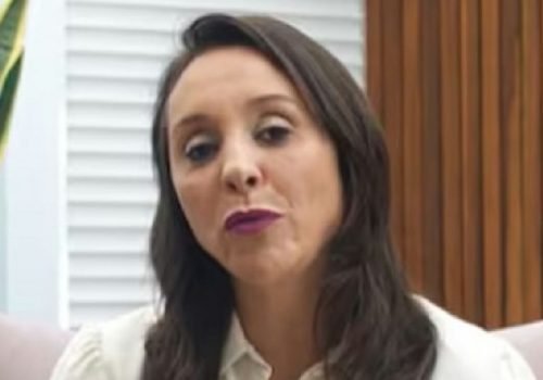 Podemos opta por neutralidade e Flávio Bolsonaro enfrenta novas dificuldades