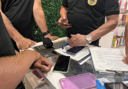 Polícia Civil realiza operação de fiscalização em lojas de celulares de Salvador
