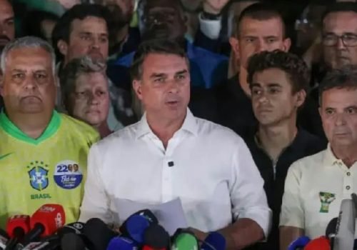 Polícia Federal comunica ao Supremo Tribunal Federal descumprimento de ordem por Flávio Bolsonaro