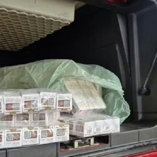 PRF intercepta carga ilegal de emagrecedor em carreta na Bahia