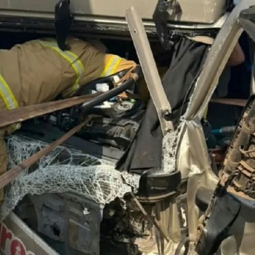 Resgate complexo retira motorista de ferragens após colisão na Ba-172
