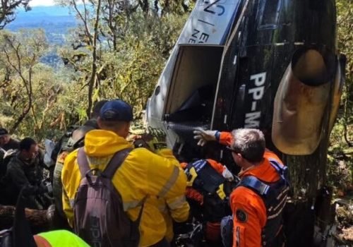 Resgate finaliza operação em local de queda de helicóptero na Serra catarinense