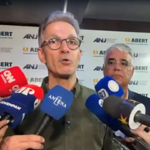 Romeu Zema defende atuação de André Mendonça e critica postura de ministros do STF