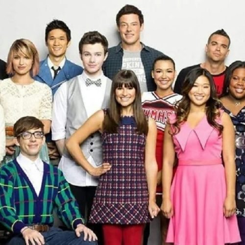 Ryan Murphy finaliza roteiro para possível retorno de Glee e gera expectativa no elenco