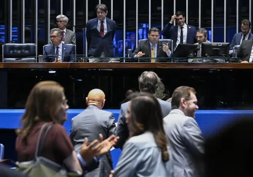 Senado adia votação sobre o fim da escala 6x1 para o período pós-eleitoral