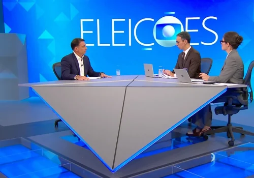 Senador evita esclarecer origem de recursos e redireciona debate em sabatina
