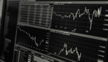 Suíça lidera ranking global de segurança para investimentos em 2026