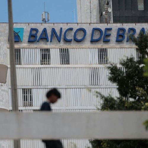 TCDF bloqueia R$ 2,7 bilhões de ex-executivos do BRB em investigação sobre o Banco Master