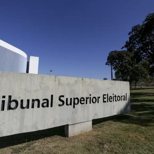 Terceirizados do TSE relatam atrasos salariais e irregularidades trabalhistas