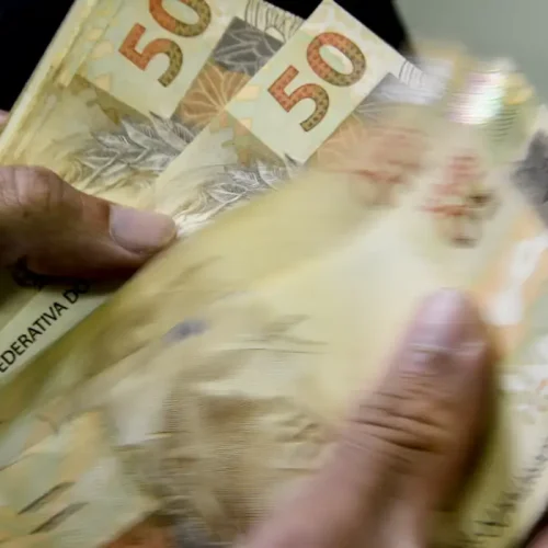 Tesouro Nacional suspende leilões de títulos públicos devido à volatilidade