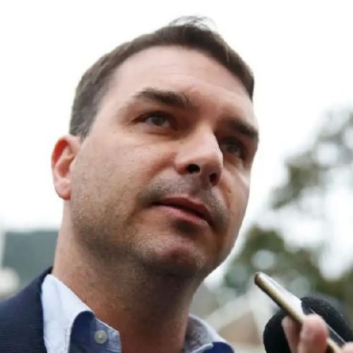 TJBA derruba liminar e garante entrega de título a Flávio Bolsonaro neste sábado