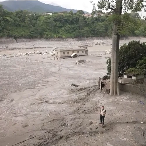 Tragédia no Nepal: avalanche de lama e rompimento de rios devastam cidades inteiras