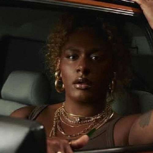 Turnê Bye Bye Caju de Liniker tem data de show em Salvador remarcada para dezembro