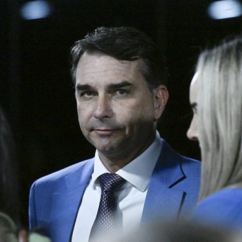 União Brasil se retira do palanque do PL no Rio, complicando a situação de Flávio Bolsonaro no Sudeste