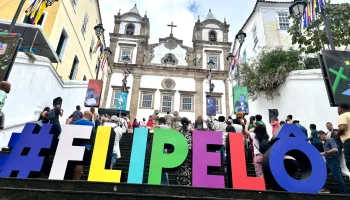 Vans gratuitas conectam Estação Campo da Pólvora ao Pelourinho durante a Flipelô