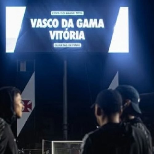 Vasco e Vitória iniciam disputa pelas quartas de final da Copa do Brasil