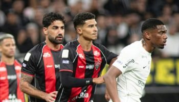 Vitória empata fora de casa e mantém jejum no campeonato